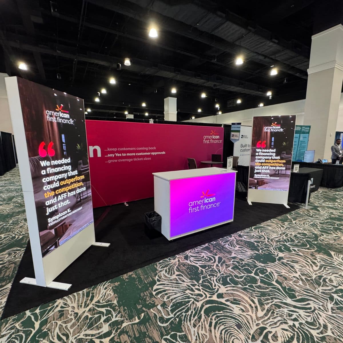 Trade show backdrop and display built by ExpoNet USA
