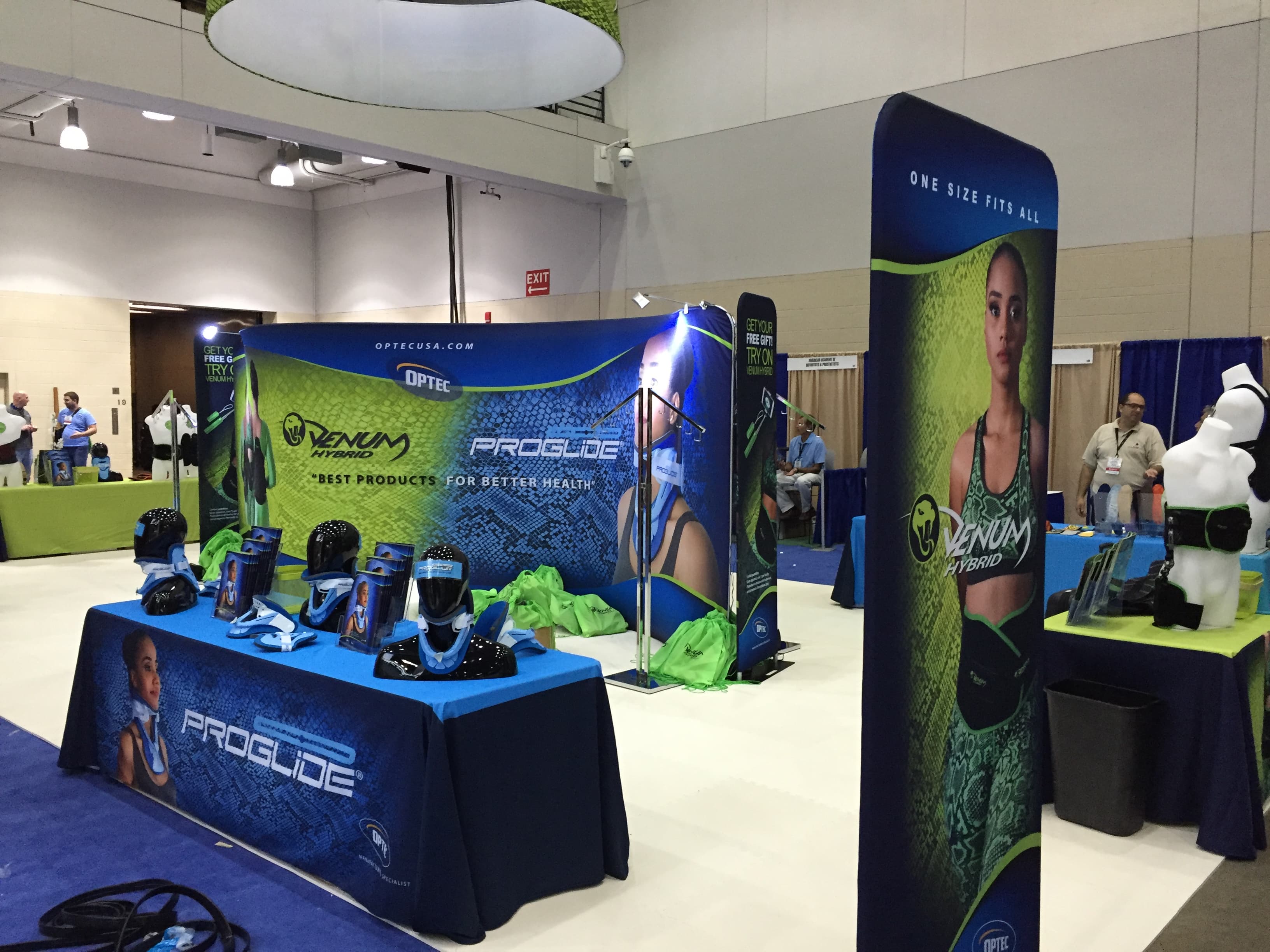 Trade show backdrop and display built by ExpoNet USA