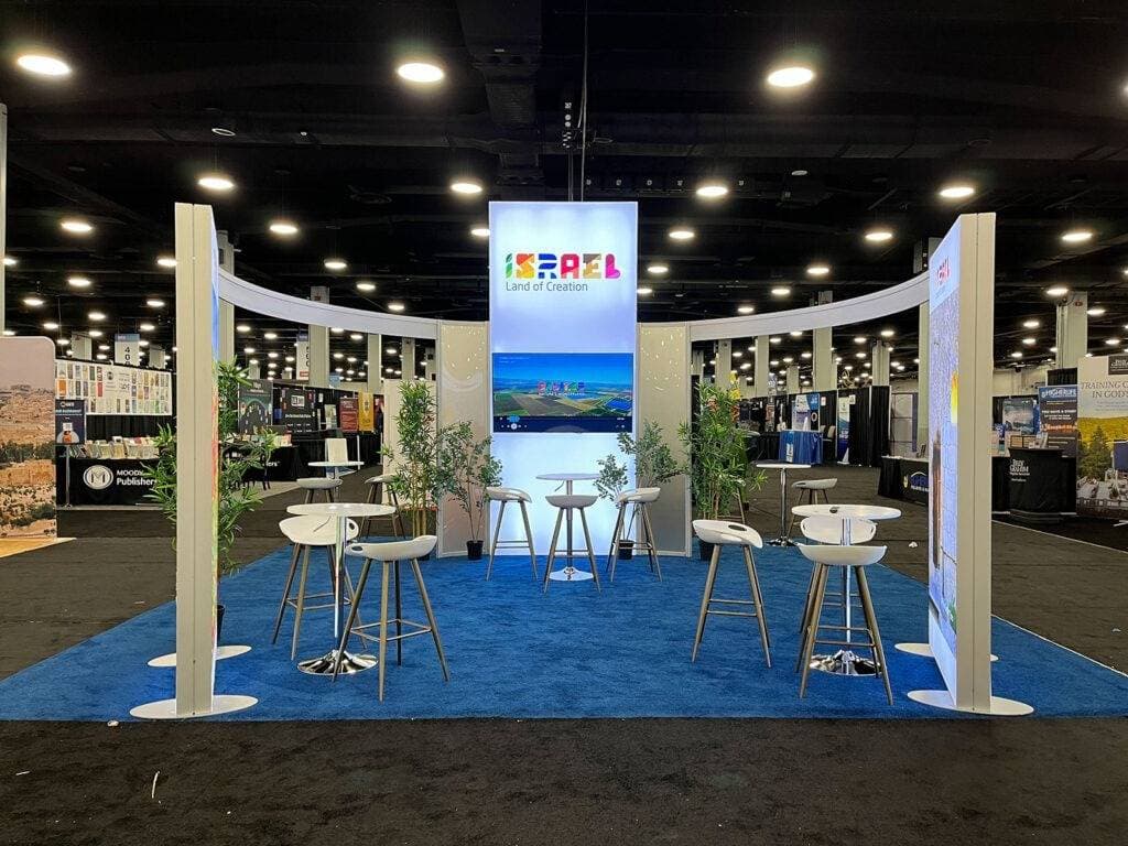 20x20 trade show exhibit display rental with carpet and backlit graphics